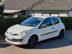 Weiß Gebraucht 2008 Renault Clio II Limousine | 1.900 € (Guter Preis)