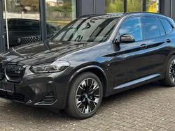 Grau Gebraucht 2024 BMW iX3 Impressive SUV | 48.300 € (Superpreis)