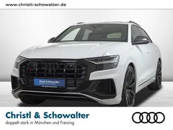 Gletscherweiss metallic Gebraucht 2022 Audi SQ8 Competition SUV | 83.486 € (Fairer Preis)