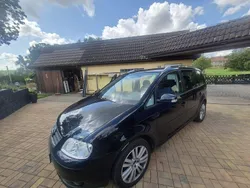 Schwarz Gebraucht 2007 VW Touran Trendline Van / Kleinbus | 3.350 € (Superpreis)