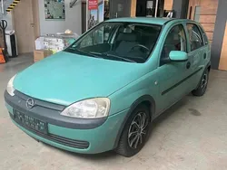 Grün Gebraucht 2002 Opel Corsa Kleinwagen | 400 € (Superpreis)