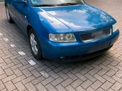 Blau Gebraucht 2002 Audi A3 Kleinwagen | 1.350 € (Fairer Preis)