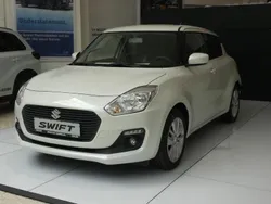 Weiß Gebraucht 2021 Suzuki Swift Kleinwagen | 13.990 € (Fairer Preis)