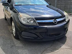 Schwarz Gebraucht 2008 Opel Astra GTC Coupé | 1.600 € (Fairer Preis)