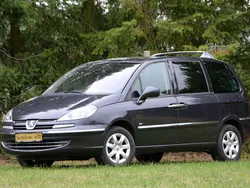 Grau Gebraucht 2014 Peugeot 807 Van / Kleinbus | 7.900 € (Teuer)