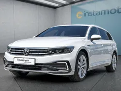 Weiß Gebraucht 2023 VW Passat GTE Kombi | 32.099 € (Fairer Preis)