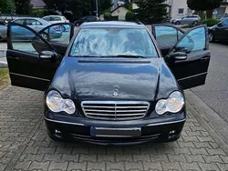 Schwarz Gebraucht 2006 Mercedes C230 Classic Limousine | 6.800 € (Teuer)
