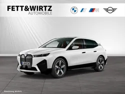 Mineralweiss metallic Gebraucht 2024 BMW iX Sport Line SUV | 66.900 € (Guter Preis)