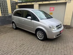 Silber Gebraucht 2005 Opel Meriva Cosmo Van / Kleinbus | 2.690 € (Etwas zu teuer)