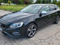 Schwarz Gebraucht 2015 Volvo V60 R-Design Kombi | 11.500 € (Etwas zu teuer)