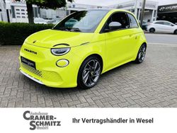 Gelb (acidgreen) Gebraucht 2024 Abarth 500e Turismo Kleinwagen | 35.490 € (Etwas zu teuer)