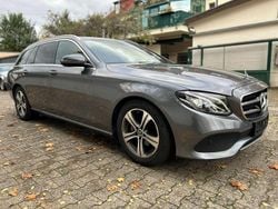 Grau Gebraucht 2020 Mercedes E200 Kombi | 15.950 € (Superpreis)