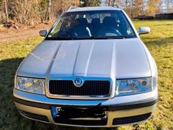Silber Gebraucht 2003 Skoda Octavia Kombi | 1.000 € (Superpreis)