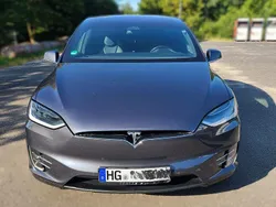 Grau Gebraucht 2017 Tesla Model X SUV | 38.400 € (Teuer)