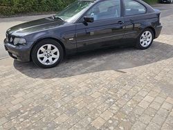 Schwarz Gebraucht 2002 BMW 316 Compact Kleinwagen | 900 € (Guter Preis)