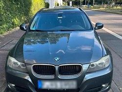 Schwarz Gebraucht 2010 BMW 320 Kombi | 7.777 € (Etwas zu teuer)