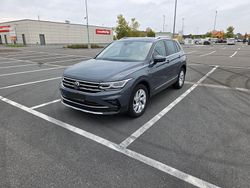 Grau Gebraucht 2022 VW Tiguan Elegance SUV | 30.500 € (Fairer Preis)