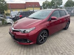 Rot Gebraucht 2017 Toyota Auris Hybrid Edition-S Limousine | 11.850 € (Guter Preis)