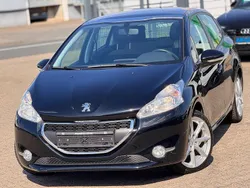 Schwarz Gebraucht 2013 Peugeot 208 Active Kleinwagen | 4.900 € (Guter Preis)