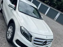 Weiß Gebraucht 2015 Mercedes GLA200 AMG line SUV | 19.500 € (Fairer Preis)