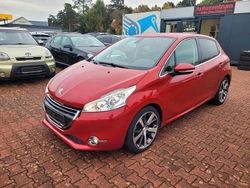 Rot Gebraucht 2014 Peugeot 208 Allure Kleinwagen | 10.990 € (Teuer)