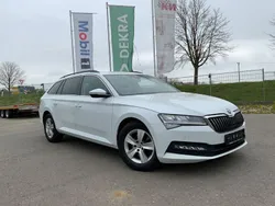 Weiß Gebraucht 2020 Skoda Superb Limousine | 22.790 € (Fairer Preis)