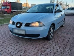 Blau Gebraucht 2004 Seat Cordoba Kleinwagen | 1.250 €