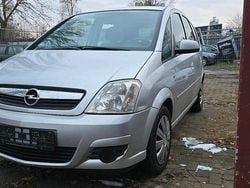 Silber Gebraucht 2006 Opel Meriva Van / Kleinbus | 500 € (Superpreis)