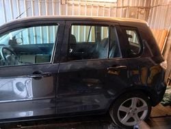 Grau Gebraucht 2006 Mazda 2 Kleinwagen | 850 € (Fairer Preis)