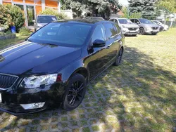 Schwarz Gebraucht 2015 Skoda Octavia Ambition Kombi | 9.600 € (Superpreis)