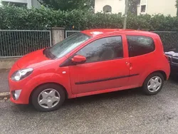 Rot Gebraucht 2010 Renault Twingo Kleinwagen | 4.100 € (Etwas zu teuer)