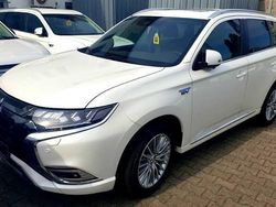 Perlmuttweiß Gebraucht 2021 Mitsubishi Outlander P-HEV Top SUV | 19.990 € (Fairer Preis)