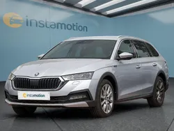 Silber Gebraucht 2023 Skoda Octavia Scout Kombi | 27.349 € (Guter Preis)