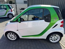Weiß Gebraucht 2014 Smart ForTwo Electric Drive Brabus Coupé | 6.400 € (Fairer Preis)