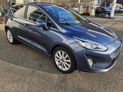 Blau Gebraucht 2018 Ford Fiesta Kleinwagen | 9.100 € (Etwas zu teuer)