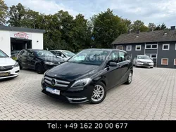 Kosmosschwarz metalliclack Gebraucht 2014 Mercedes B200 Van / Kleinbus | 8.990 € (Fairer Preis)