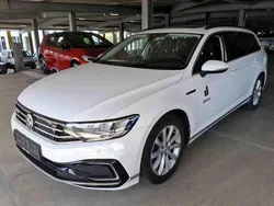 Weiß Gebraucht 2021 VW Passat GTE Kombi | 23.830 € (Fairer Preis)