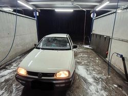 Weiß Gebraucht 1993 VW Golf III Kleinwagen | 1.200 €