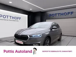 Grau Gebraucht 2024 Skoda Fabia Selection Limousine | 21.221 € (Guter Preis)