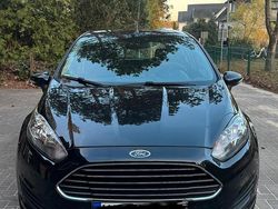 Schwarz Gebraucht 2013 Ford Fiesta Champions Edition Kleinwagen | 3.850 € (Fairer Preis)