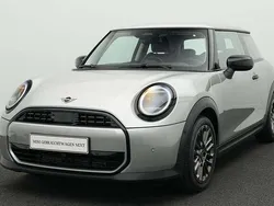 Grau Gebraucht 2024 Mini Cooper Classic Kleinwagen | 24.946 € (Fairer Preis)
