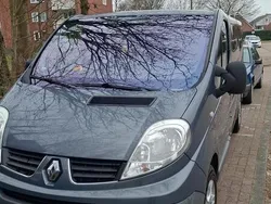 Grau Gebraucht 2014 Renault Traffic Van / Kleinbus | 10.000 €