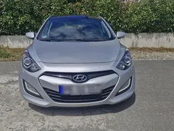 Grau Gebraucht 2014 Hyundai i30 Limousine | 7.900 € (Fairer Preis)