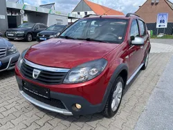 Rot Gebraucht 2010 Dacia Sandero Stepway Kleinwagen | 2.990 € (Fairer Preis)