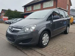 Grau Gebraucht 2011 Opel Zafira Selection Van / Kleinbus | 4.590 € (Fairer Preis)