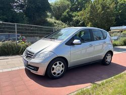 Silber Gebraucht 2010 Mercedes A180 Limousine | 4.300 € (Fairer Preis)