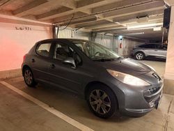 Grau Gebraucht 2007 Peugeot 207 Limousine | 3.500 € (Fairer Preis)