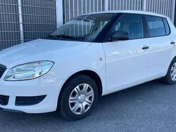 Weiß Gebraucht 2014 Skoda Fabia Limousine | 5.300 € (Fairer Preis)