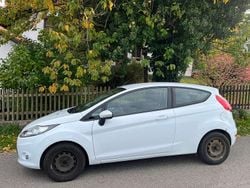 Weiß Gebraucht 2012 Ford Fiesta Champions Edition Kleinwagen | 2.550 € (Guter Preis)