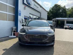 Magneticgrau (metallic) Neu 2024 Ford Focus Titanium Kombi | 26.500 € (Fairer Preis)